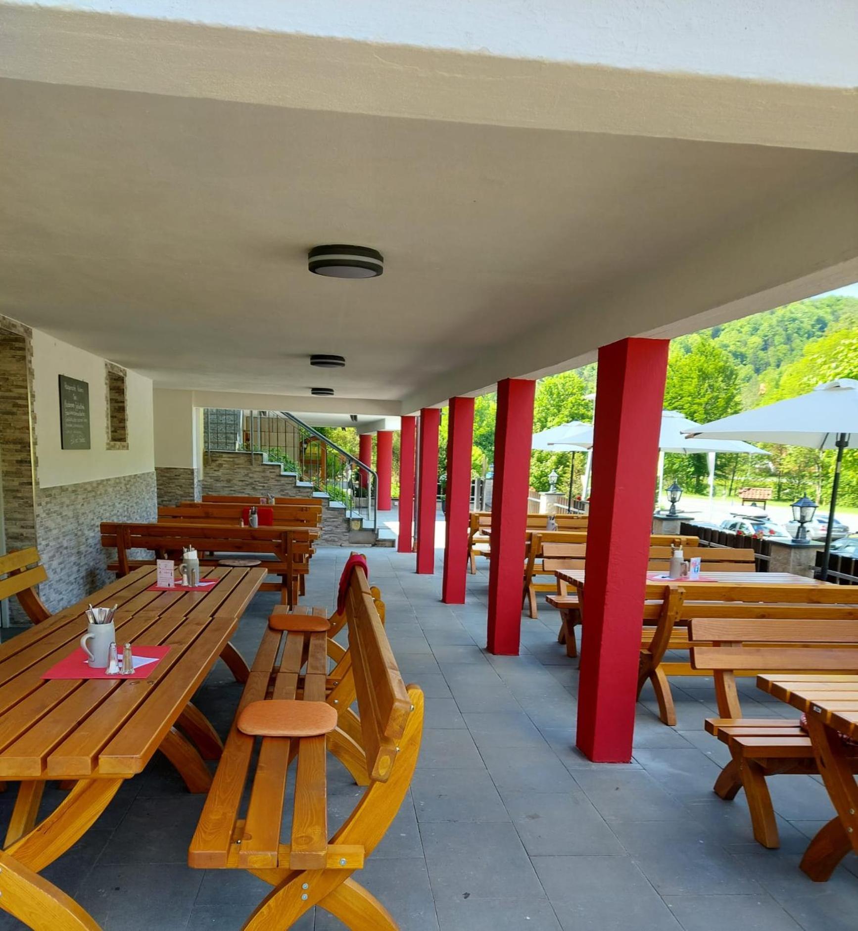 Hotel Landgasthof Frankenstern 格斯韦因斯泰因 外观 照片