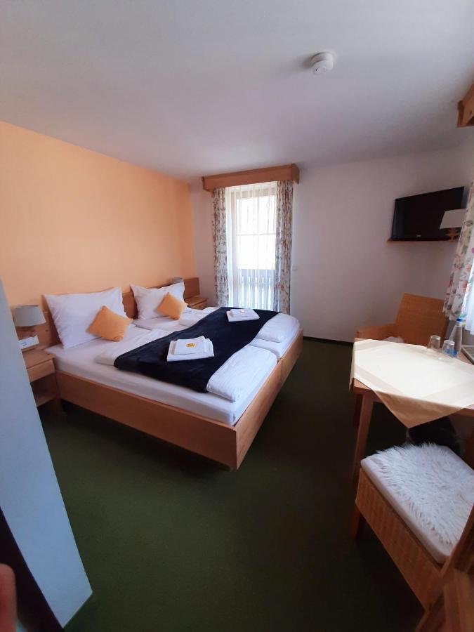 Hotel Landgasthof Frankenstern 格斯韦因斯泰因 外观 照片
