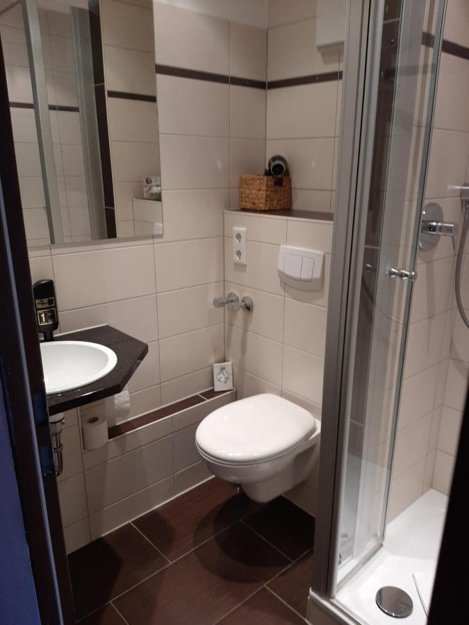 Hotel Landgasthof Frankenstern 格斯韦因斯泰因 外观 照片