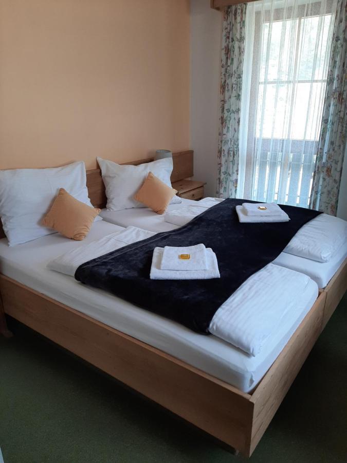 Hotel Landgasthof Frankenstern 格斯韦因斯泰因 外观 照片