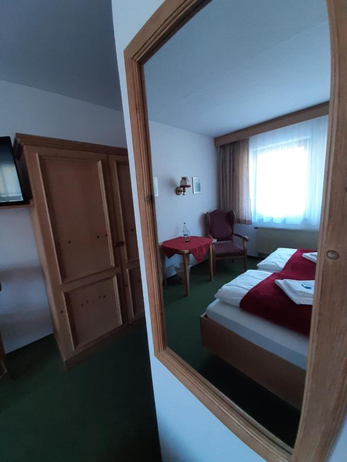 Hotel Landgasthof Frankenstern 格斯韦因斯泰因 外观 照片