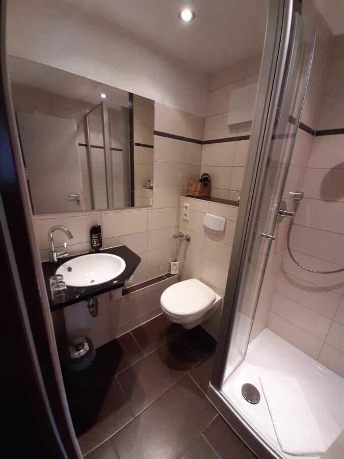Hotel Landgasthof Frankenstern 格斯韦因斯泰因 外观 照片