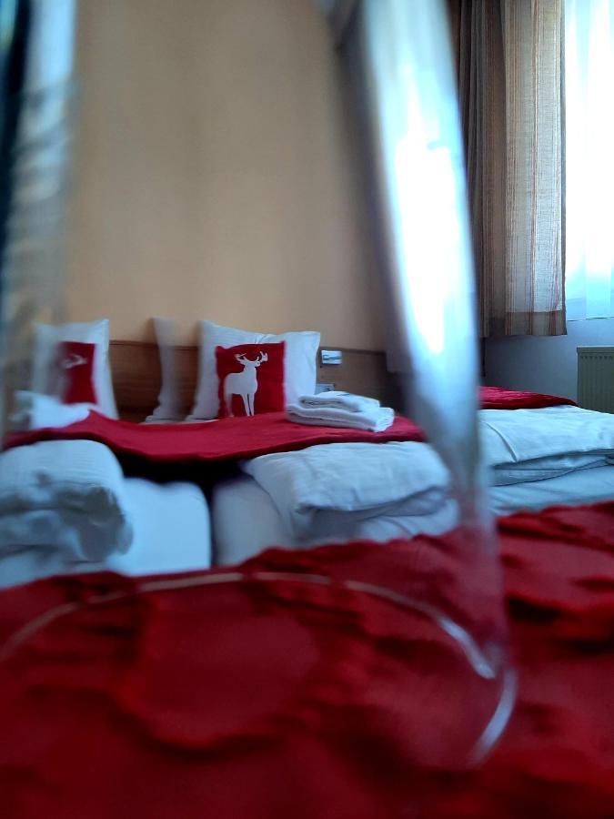 Hotel Landgasthof Frankenstern 格斯韦因斯泰因 外观 照片