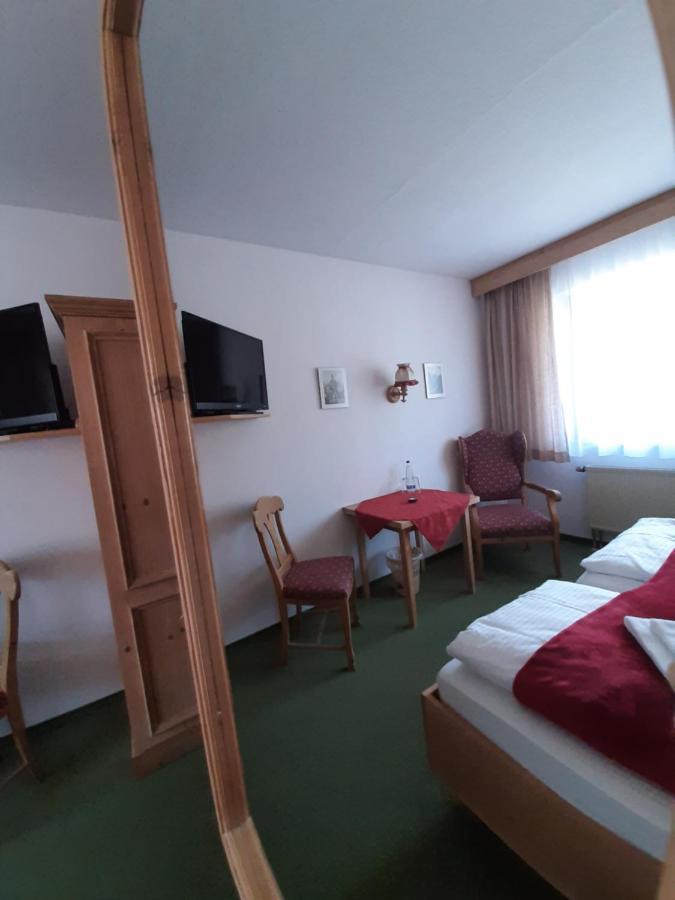 Hotel Landgasthof Frankenstern 格斯韦因斯泰因 外观 照片