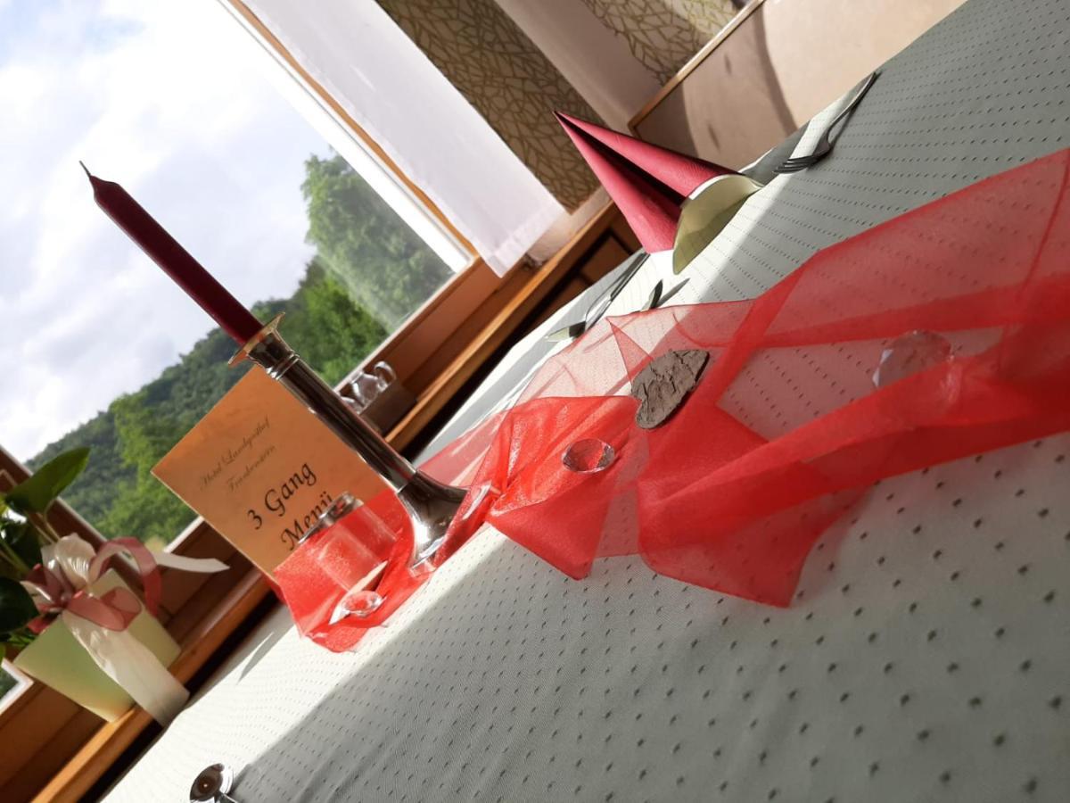Hotel Landgasthof Frankenstern 格斯韦因斯泰因 外观 照片