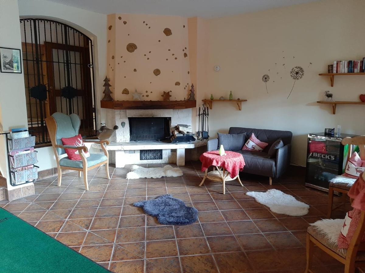 Hotel Landgasthof Frankenstern 格斯韦因斯泰因 外观 照片